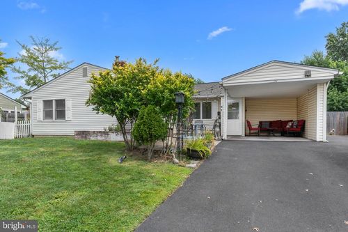 10 Twin Leaf Ln, LEVITTOWN, PA, 19054-2222 | Card Image