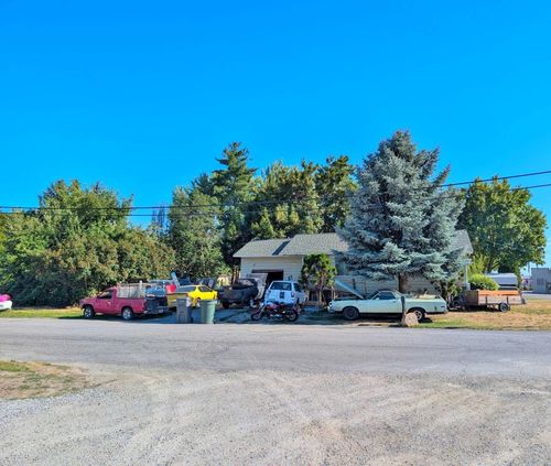 402 E Clay Ave, Chewelah, WA, 99109-5123 | Card Image