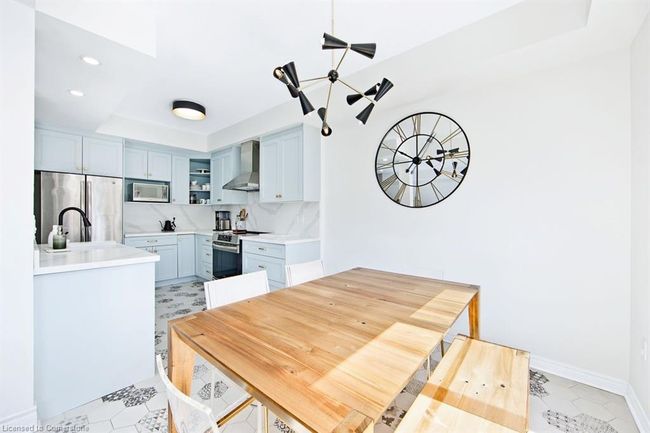 9 - 40 Dartmouth Gate, House attached with 3 bedrooms, 4 bathrooms and 2 parking in Hamilton ON | Image 9