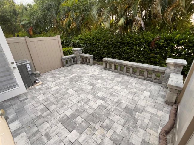 2305 Byron St, Townhouse with 3 bedrooms, 3 bathrooms and null parking in Palm Springs FL | Image 21
