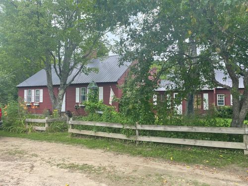 82 Smith Rd, Holderness, NH, 03245-5156 | Card Image