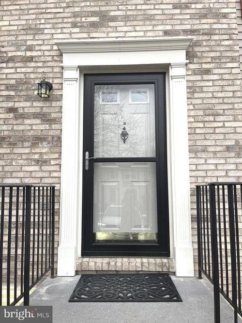 305 Sutton Ct, WINCHESTER, VA, 22601-5744 | Card Image