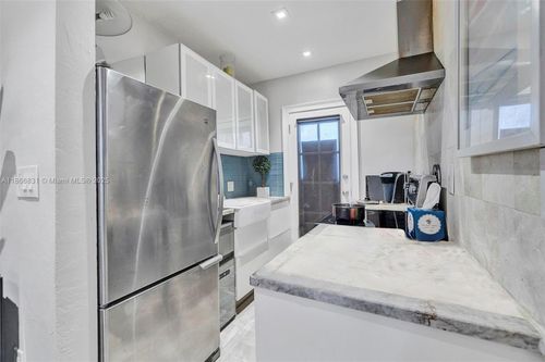 apt-6-1551 Michigan Ave, Miami Beach, FL, 33139-3330 | Card Image