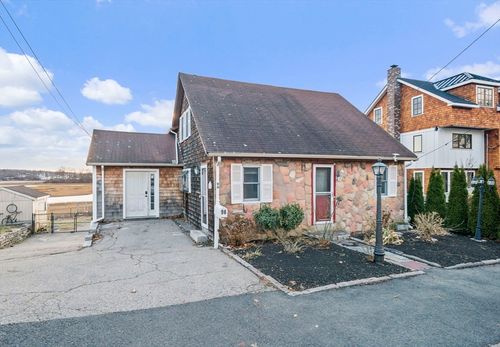 96 Utica St, Quincy, MA, 02169-3230 | Card Image