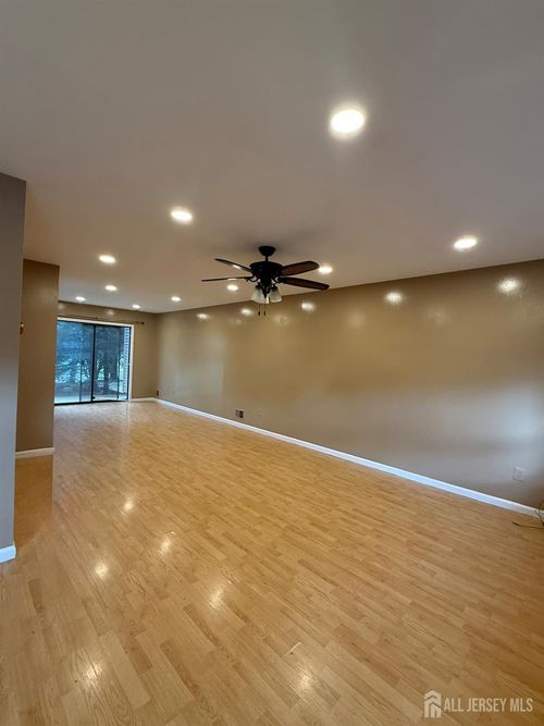 2802 Deerfield Dr, Edison, NJ, 08820-4418 | Card Image