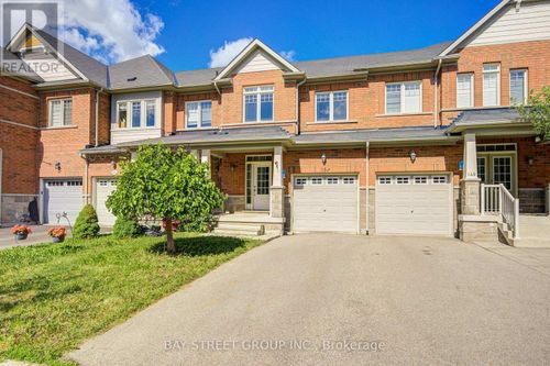 151 Windrow St, Richmond Hill, ON, L4E0Y2 | Card Image