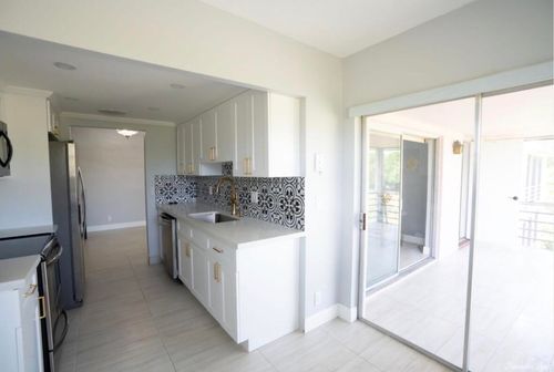 b306-8002 Lagos De Campo Blvd, Tamarac, FL, 33321-3889 | Card Image