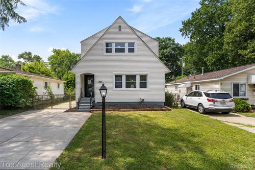 3323 Kenwood St, Ferndale, MI, 48220-1132 | Card Image