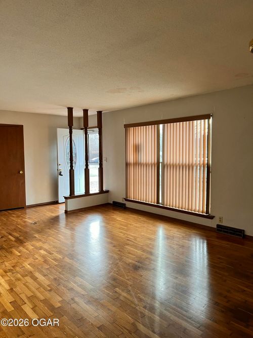 2419 S Ozark Ave, Joplin, MO, 64804-2460 | Card Image