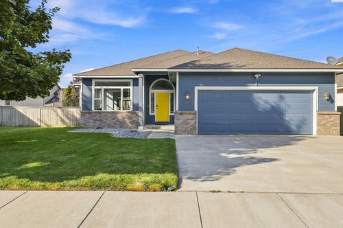 5720 W 14th Ave, Kennewick, WA, 99338-2167 | Card Image