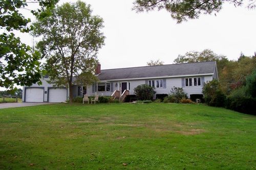 593 W Main Street, Waldoboro, ME, 04572 | Card Image