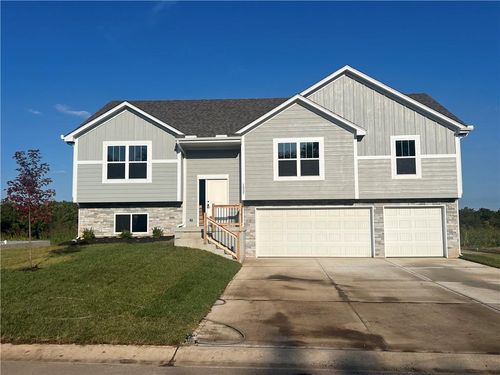 1337 N Holland Dr, Independence, MO, 64056-3116 | Card Image