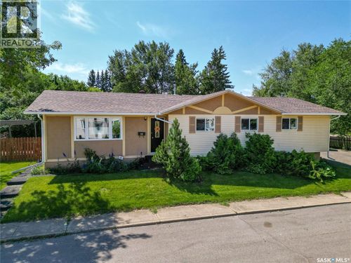 1201 Mckay Dr, Prince Albert, SK, S6V5V1 | Card Image