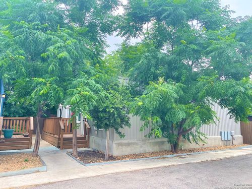 201-1033 Rivas St, San Antonio, TX, 78207-1526 | Card Image