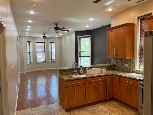 5722 S Aberdeen St, Home with 6 bedrooms, 3 bathrooms and null parking in Chicago IL | Image 8