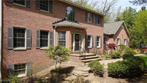 4100 Chagrin River Rd, Moreland Hills, OH, 44022-1111 | Card Image