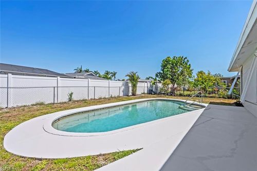 6874 Carmelle Dr, FORT MYERS, FL, 33919-6972 | Card Image