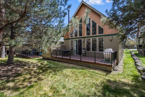 8811 Cliff Swallow Dr, Redmond, OR, 97756-8388 | Card Image