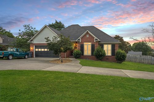 100 Country Club Dr, Fayetteville, TN, 37334-6469 | Card Image