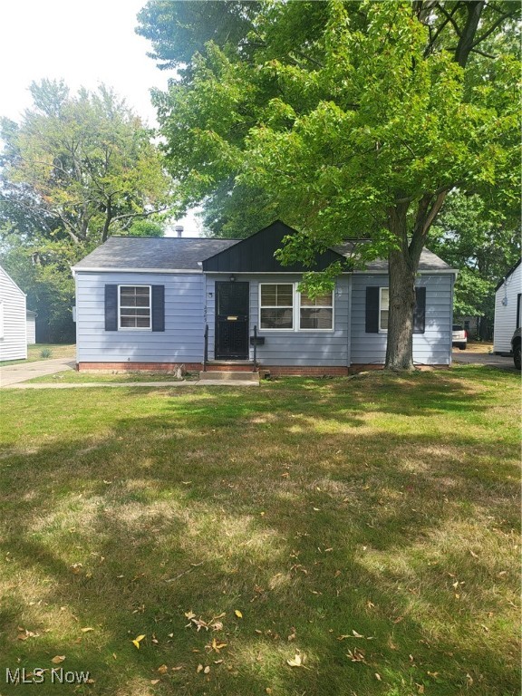 Greenvale Rd, Cleveland, OH 44121