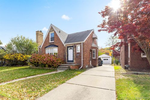 22413 Heinze St, Dearborn, MI, 48128-1323 | Card Image