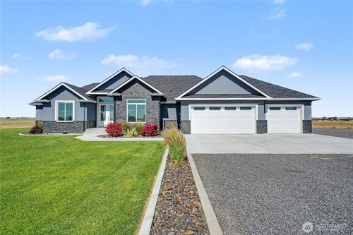 7379 Lake Vista Dr Ne, Moses Lake, WA, 98837-9851 | Card Image
