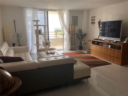 apt-1514-2500 Parkview Dr, Hallandale Beach, FL, 33009-2809 | Card Image