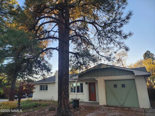 3207 N Jamison Blvd, Flagstaff, AZ, 86004-2001 | Card Image