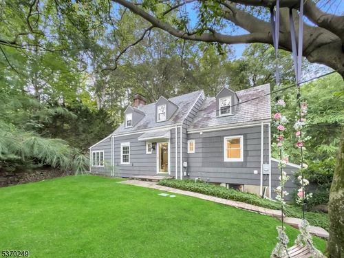 359 Dogwood Way, Mountainside, NJ, 07092-1324 | Card Image