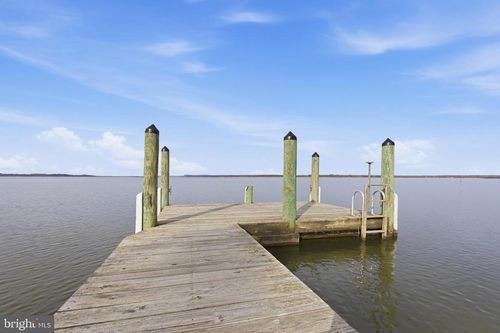 192 E Banbury Rd, Tappahannock, VA, 22560-5244 | Card Image