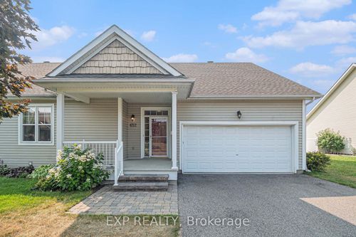 652 Country Trail Pvt, Carlsbad Springs, ON, K0A1K0 | Card Image