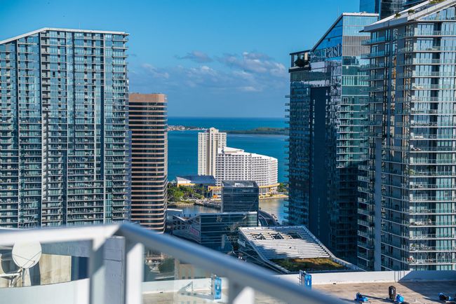 APT-4012 - 185 Sw 7 Th St, Condo with 2 bedrooms, 3 bathrooms and null parking in Miami FL | Image 21