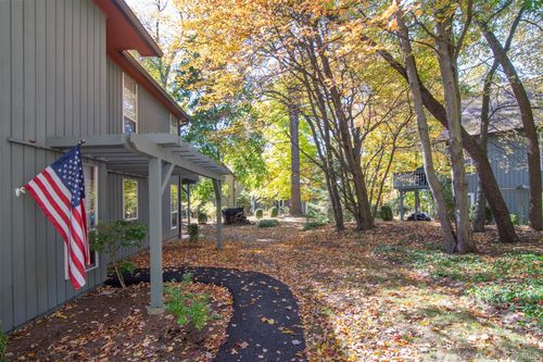 32 Bleakley Dr, Peekskill, NY, 10566-4951 | Card Image