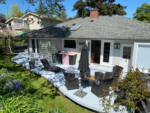 886 Cunningham Rd, Esquimalt, BC, V9A4M6 | Card Image