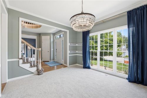 5404 Meadow Lk, Parkville, MO, 64152-4384 | Card Image