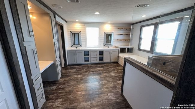 438 County Road 679, House other with 4 bedrooms, 2 bathrooms and null parking in Natalia TX | Image 15