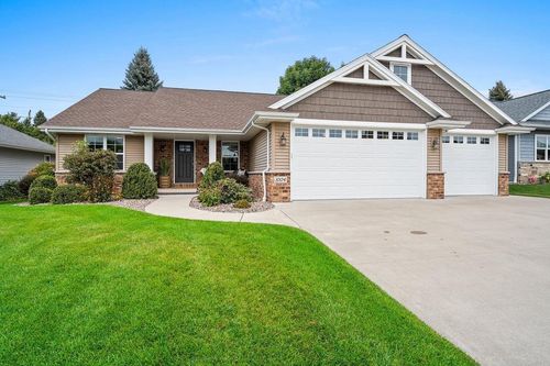 1004 Heyerdahl Heights, HOBART, WI, 54313 | Card Image