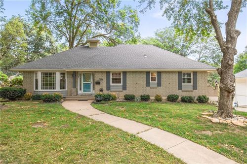 506 E Linwood Ter, Independence, MO, 64055-1827 | Card Image