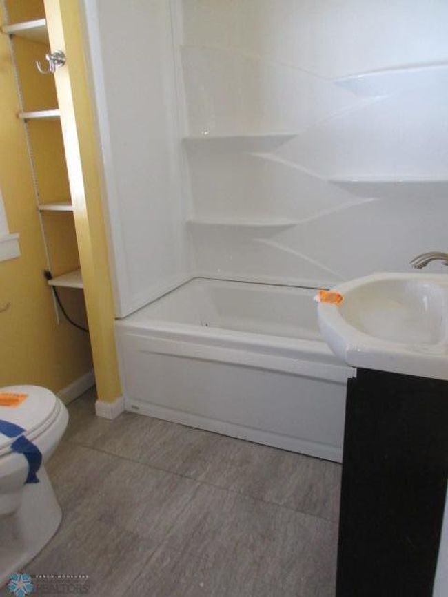 Bathoom 1 | Image 14