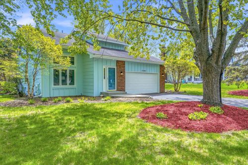 10247 Nottingham Trl, Eden Prairie, MN, 55347-3166 | Card Image
