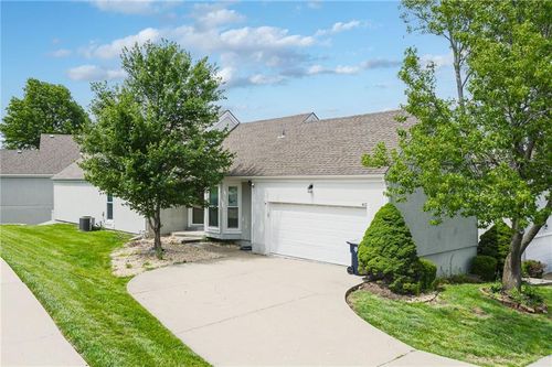 412 Ne 96th Ter, Kansas City, MO, 64155-2079 | Card Image