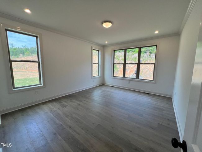 primary bed | Image 9