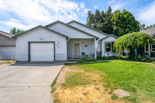 1986 Sw Betty Ln, Grants Pass, OR, 97526-5426 | Card Image