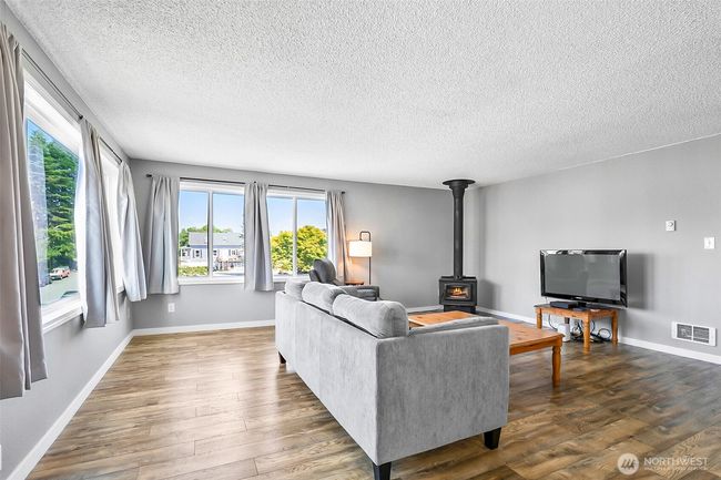 APT-102 - 1612 33 Rd St, Condo with 2 bedrooms, 2 bathrooms and 3 parking in Everett WA | Image 4
