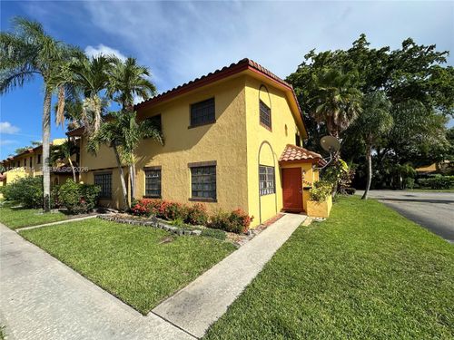 1001-2700 Nw 47th Ter, Lauderdale Lakes, FL, 33313-2618 | Card Image