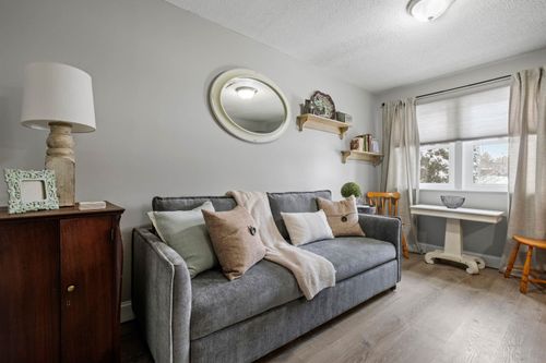 apt-5-5-5 Blackstone Dr, Nashua, NH, 03063-5033 | Card Image