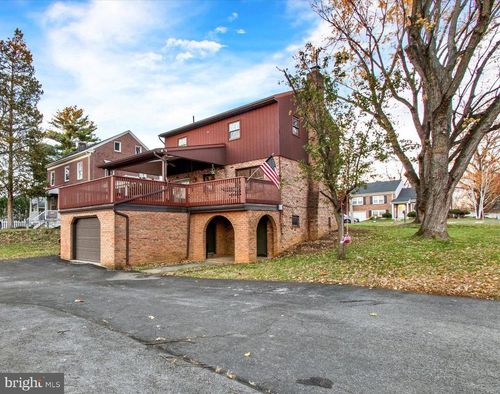 3400 Reading Crest Ave, Reading, PA, 19605-1625 | Card Image