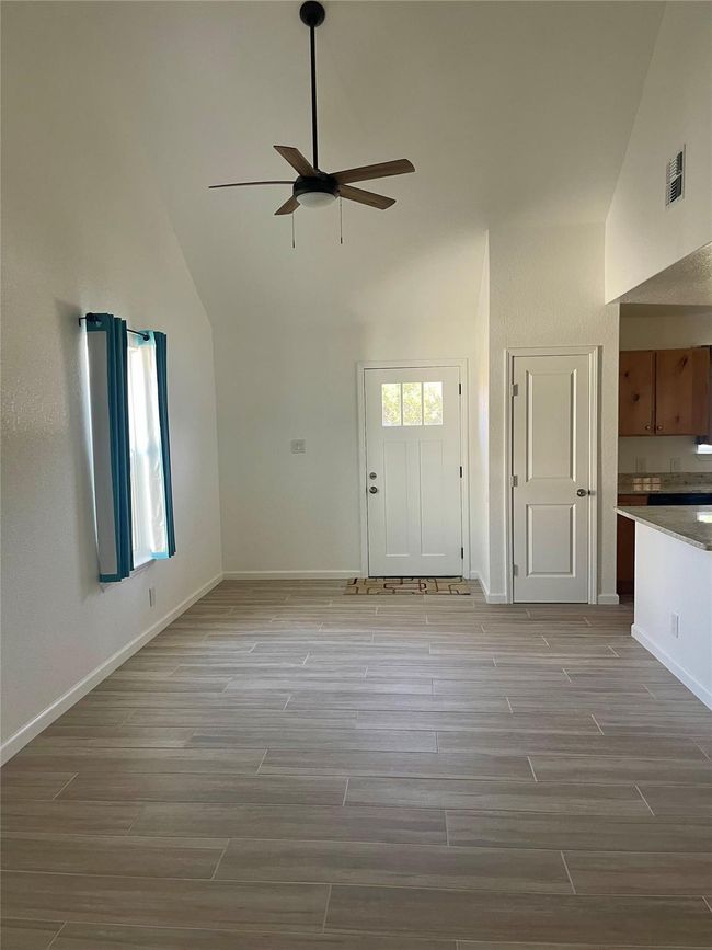Large open dining area | Image 9