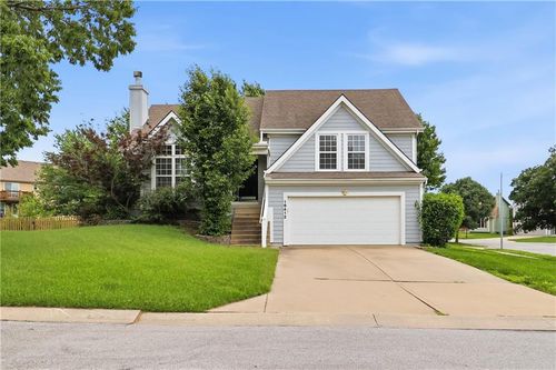 16412 W 157th Ter, Olathe, KS, 66062-3748 | Card Image