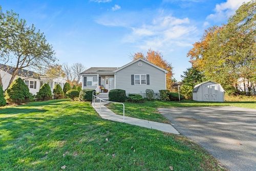 42-42 Crystal Water Dr, East Bridgewater, MA, 02333-2187 | Card Image